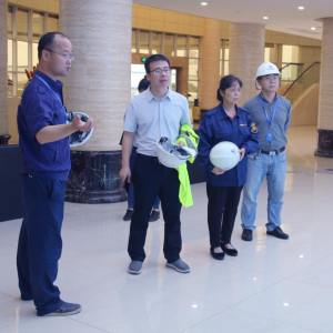 南寧市科技局黨委書(shū)記、副局長(zhǎng)王亞楠一行蒞臨縱覽集團(tuán)調(diào)研指導(dǎo) ...