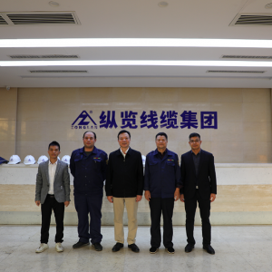 自治區(qū)黨委統(tǒng)戰(zhàn)部部務(wù)會成員、廣西工商聯(lián)副主席、總商會副會長吳振秋一行蒞臨縱覽集團 ...